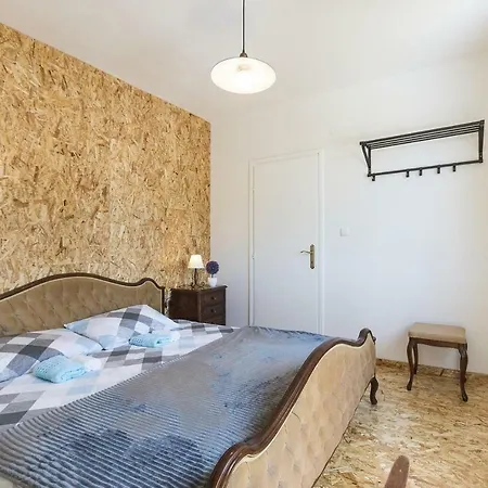 Casa de Férias Family Holiday House With Spacious Backyard And Jacuzzi *